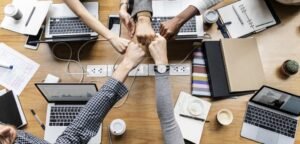 Antara Mimpi dan Pasar: Menelisik Peran Publisher dan Developer dalam Industri Game