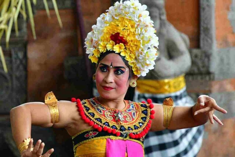 Indonesia: Permadani Budaya yang Tak Pernah Usai