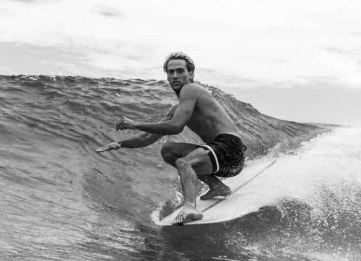 Menjelajahi Ombak Terbaik Dunia: Rekomendasi Destinasi Surfing yang Tak Terlupakan