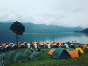 Pendakian Pertama: Memeluk Puncak, Merangkul Diri Sendiri