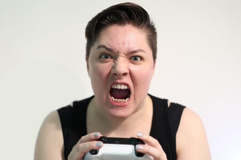 Racun dalam Piksel: Bagaimana Pemain Toxic Merusak Pengalaman Game Multiplayer