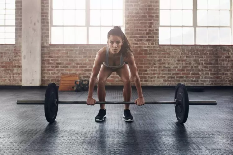 Deadlift: Lebih dari Sekadar Angkat Beban, Fondasi Kekuatan dan Kesehatan Tubuh