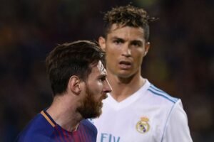 Messi vs. Ronaldo: Sebuah Perdebatan Abadi, Siapa yang Lebih Unggul?