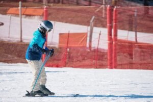 Panduan Lengkap: Teknik Dasar Ski untuk Pemula agar Cepat Mahir