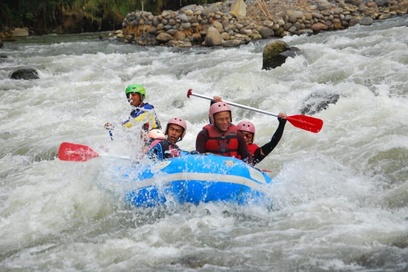 Persiapan Matang untuk Petualangan Arung Jeram yang Tak Terlupakan